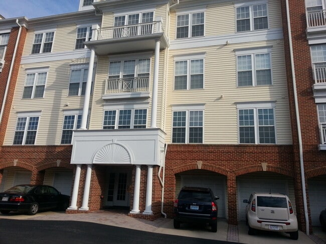 Building Photo - 305 Redland Blvd