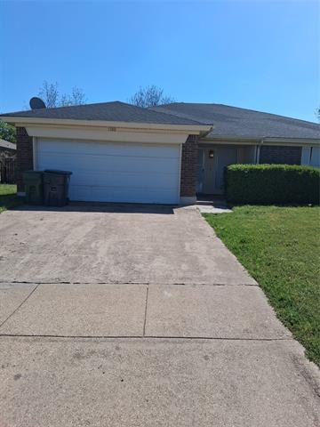 Building Photo - 1100 Maple View Dr