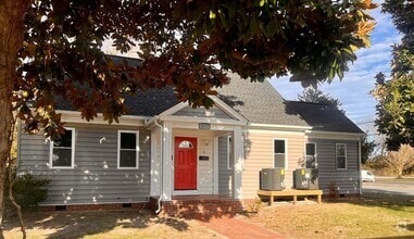 Building Photo - 10111 Rogers Dr