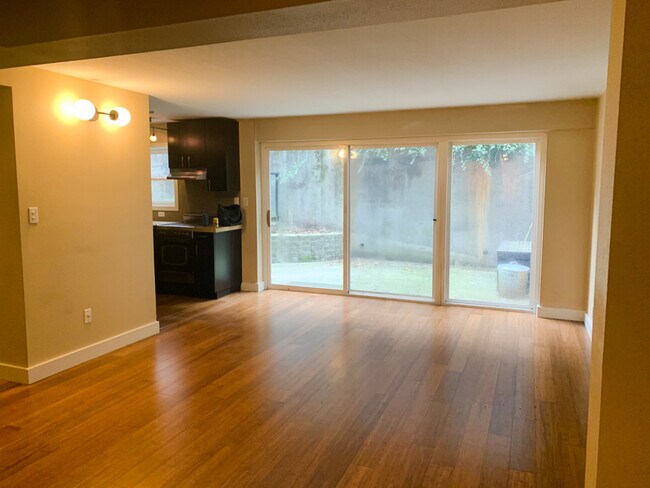 Foto del edificio - 752 Bellevue Ave E