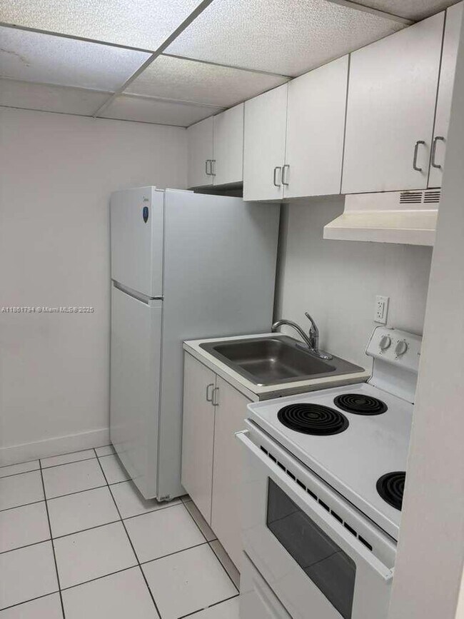 Foto del edificio - 251 NW 177th St