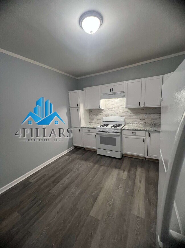 Foto del edificio - 3904 Deodar St