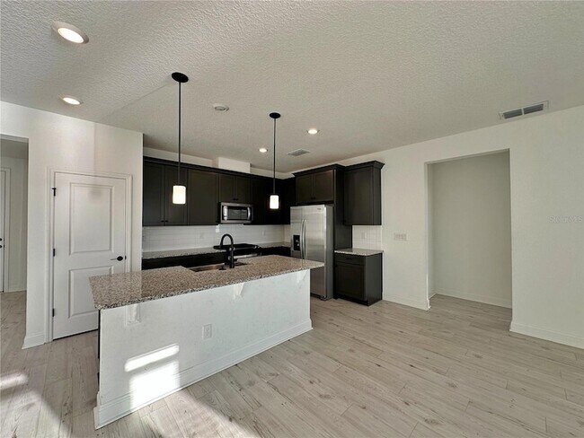 Foto del edificio - 43 Waverly Ln
