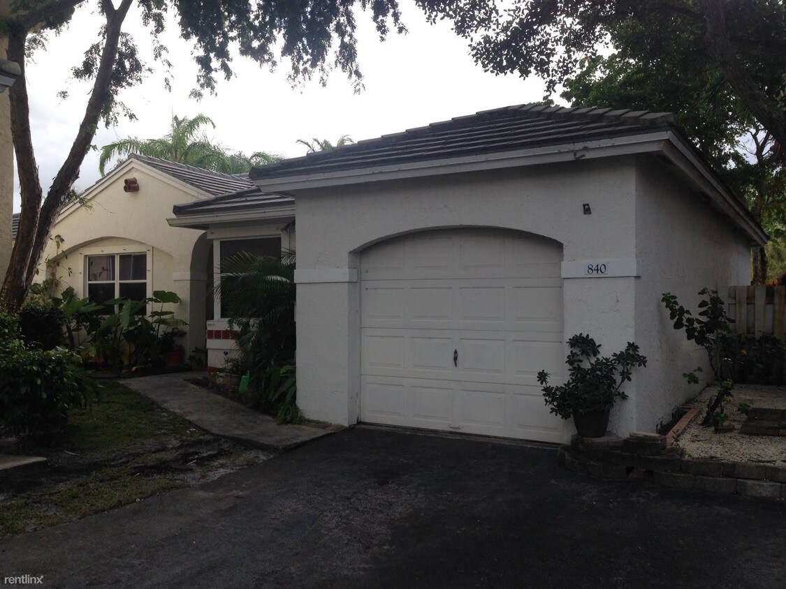 Primary Photo - 840 NW 98th Ave