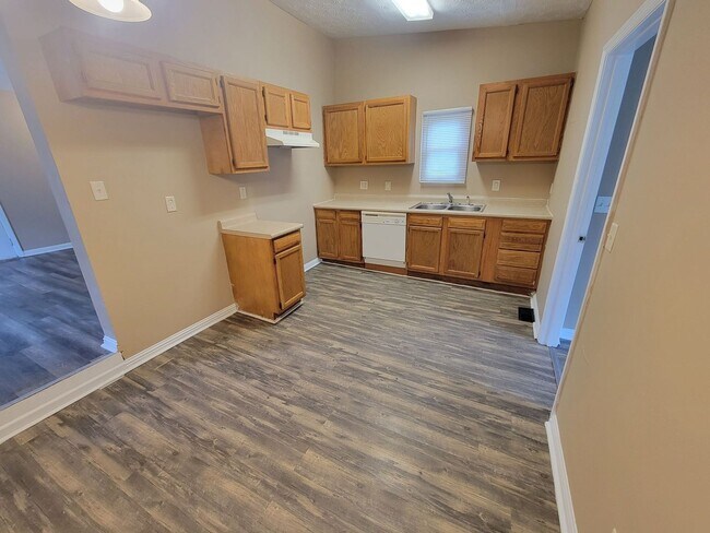 Building Photo - 2030 Pater Ave 3BR/1BA (Fairfield Township)