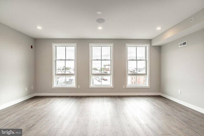 Building Photo - 1520 Frankford Ave