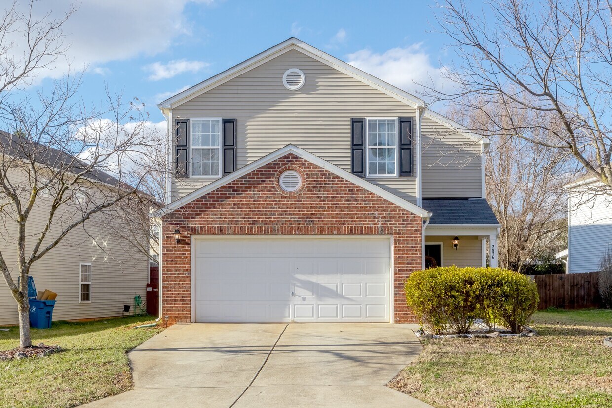 Foto principal - 2826 Skybrook Ln