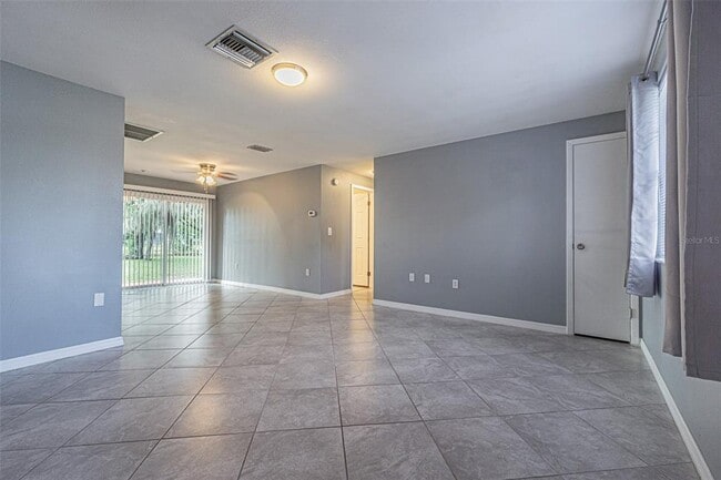 Building Photo - 1529 Larkin Rd