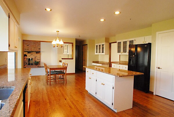 Foto del edificio - 2318 River Woods Dr