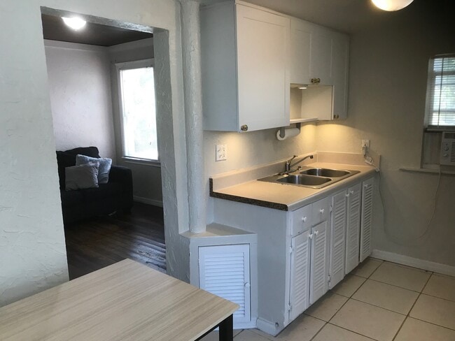 Foto del edificio - 312 N J St