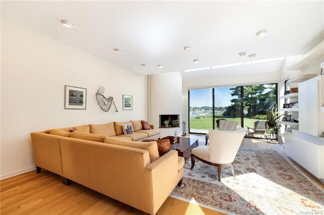 Foto del edificio - 4 Indian Cove Rd