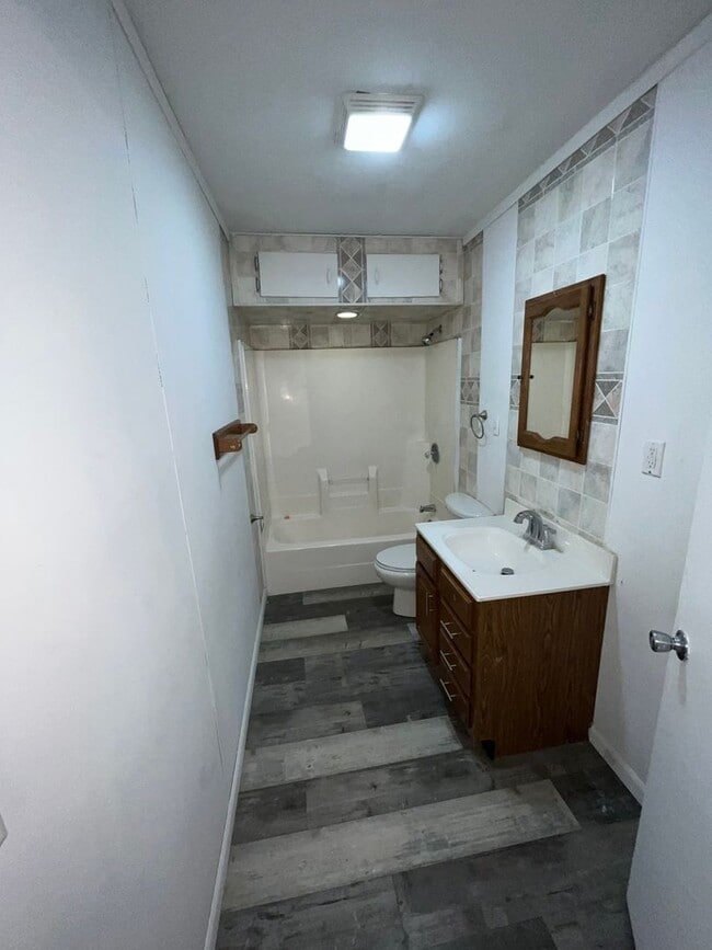 Building Photo - Agent Interest