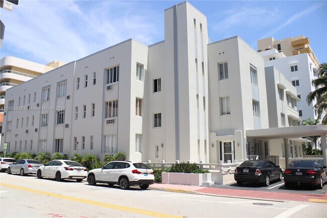 Building Photo - 3700 Collins Ave