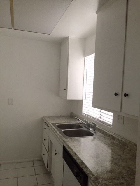 Building Photo - 2309 Carnegie Ln