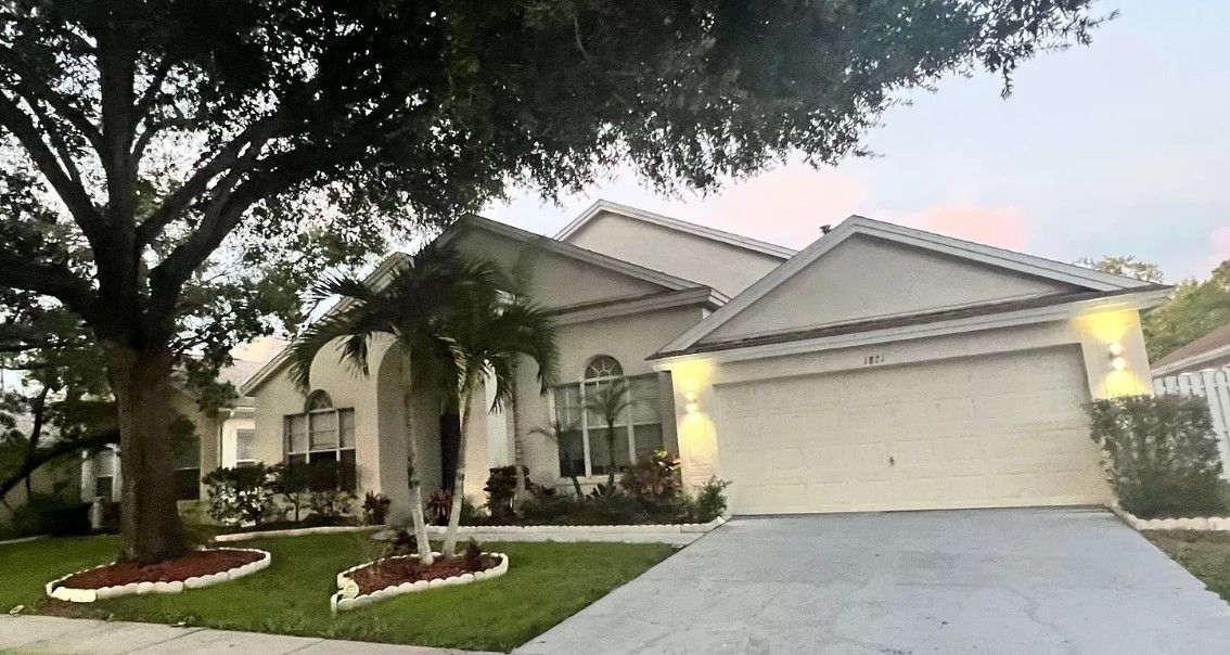 Foto principal - 1821 Longview Ln