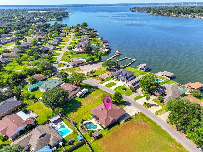 Foto del edificio - 13417 Bunker Hill Dr