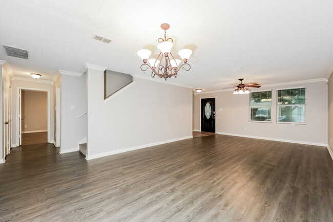 Building Photo - 3904 Foxhound Ln