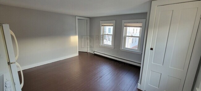 Foto del edificio - 11 Maple St