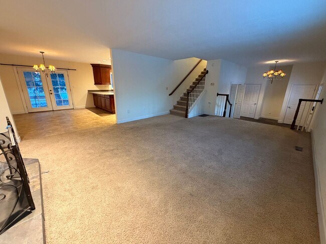 Foto del edificio - Large (5) bedroom home in a well established Anchorage neighborhood!