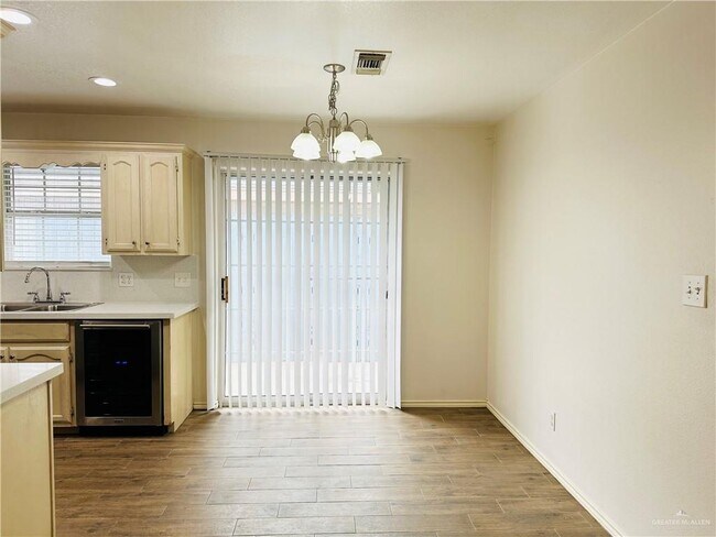 Foto del edificio - 7108 N 7th St