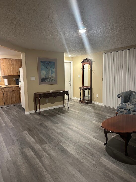 Foto del edificio - 15695 George Blvd