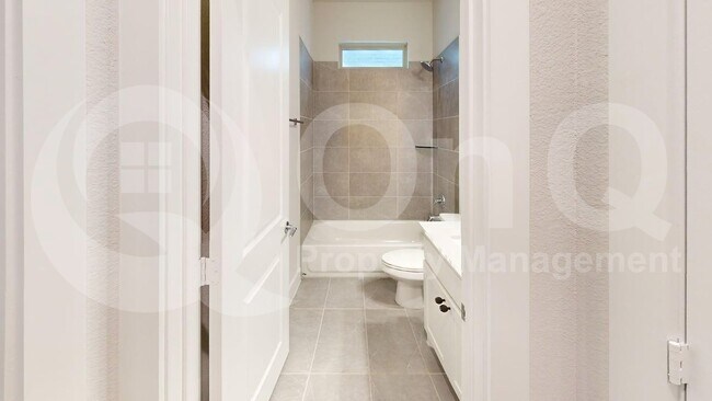 Foto del edificio - 538 Torrey Pines Cir