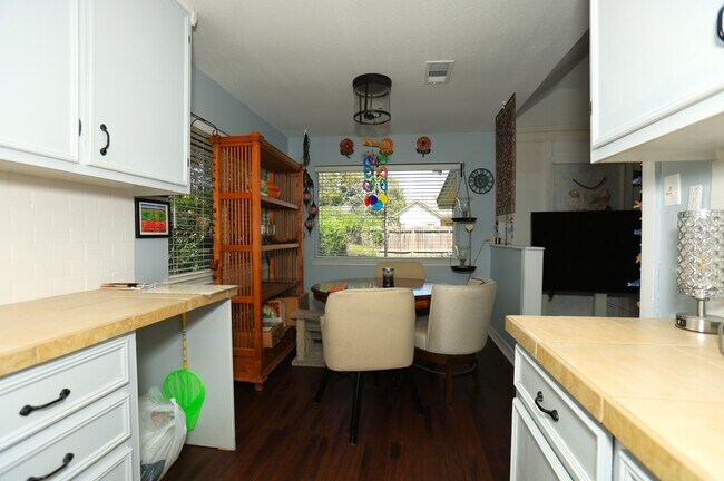 Foto del edificio - 354 S Amherst Dr