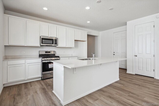 Building Photo - 4192 Satinwood Dr