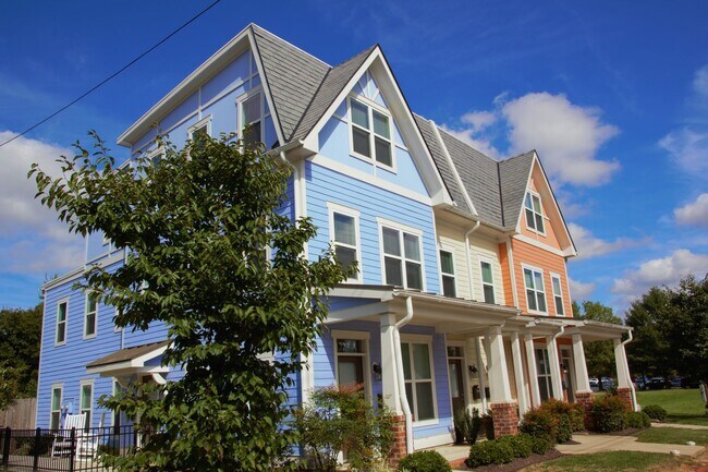 Building Photo - Perry Street
