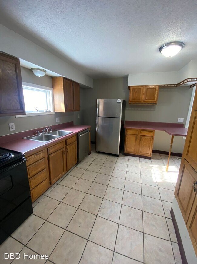 Building Photo - 3 br, 1.5 bath House - 2116 Webster St
