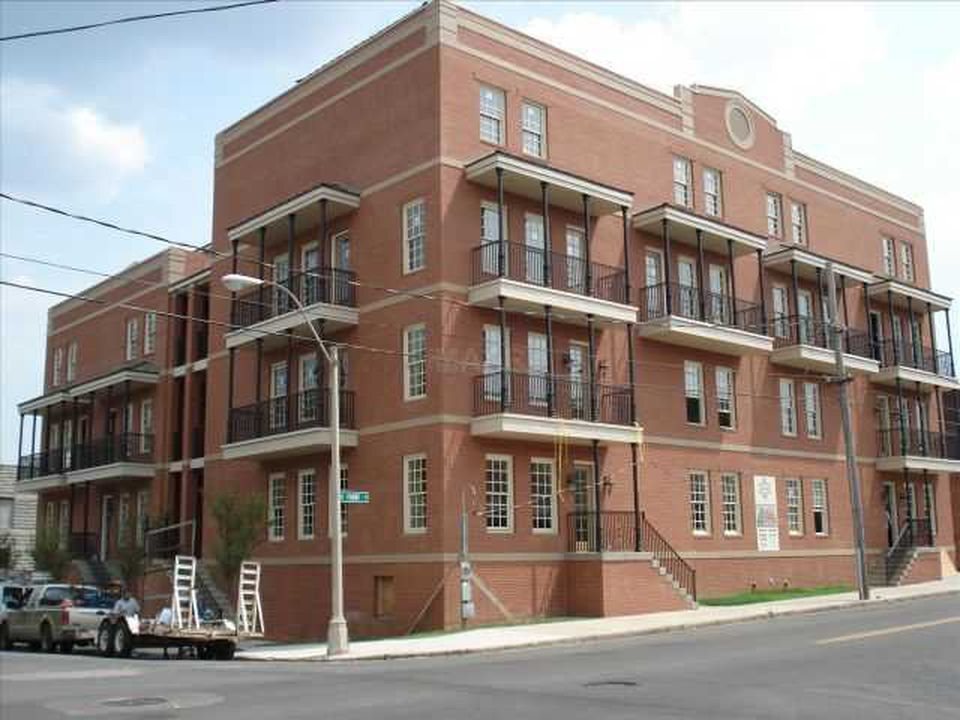 Primary Photo - 65 W Pontotoc Ave