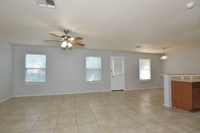 Foto del edificio - 7421 Elk Pass Dr
