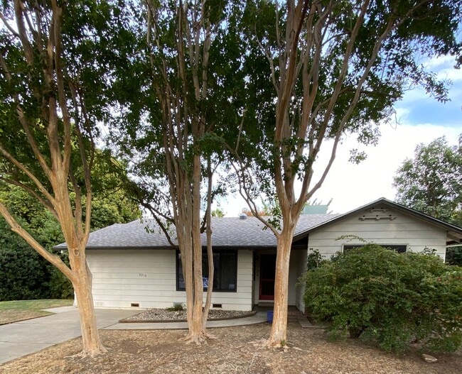 Building Photo - 4 Bedroom, 2 Bath River Park Home – Cul-de-Sac Location | Sacramento, CA
