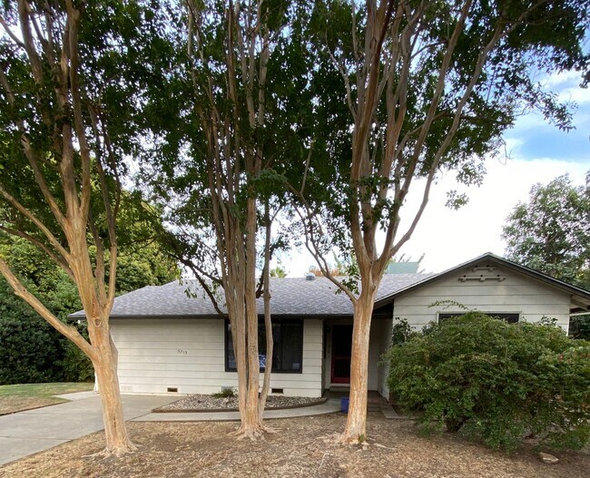 Foto del edificio - 4 Bedroom, 2 Bath River Park Home – Cul-de-Sac Location | Sacramento, CA