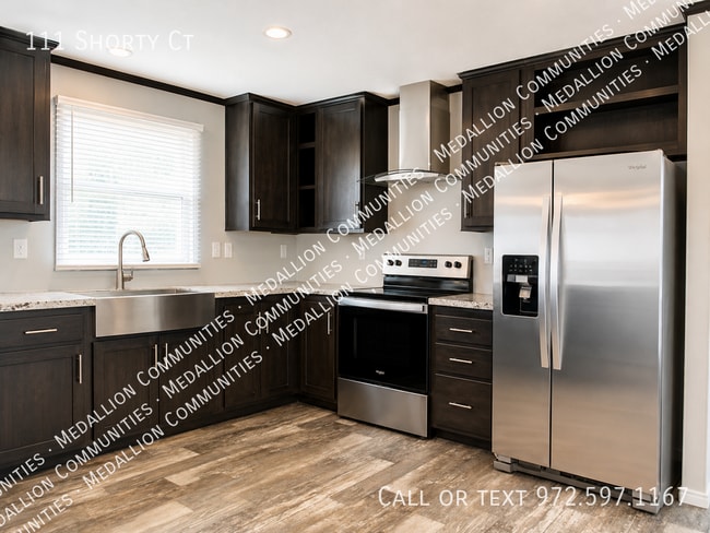 Building Photo - 111 Shorty Ct