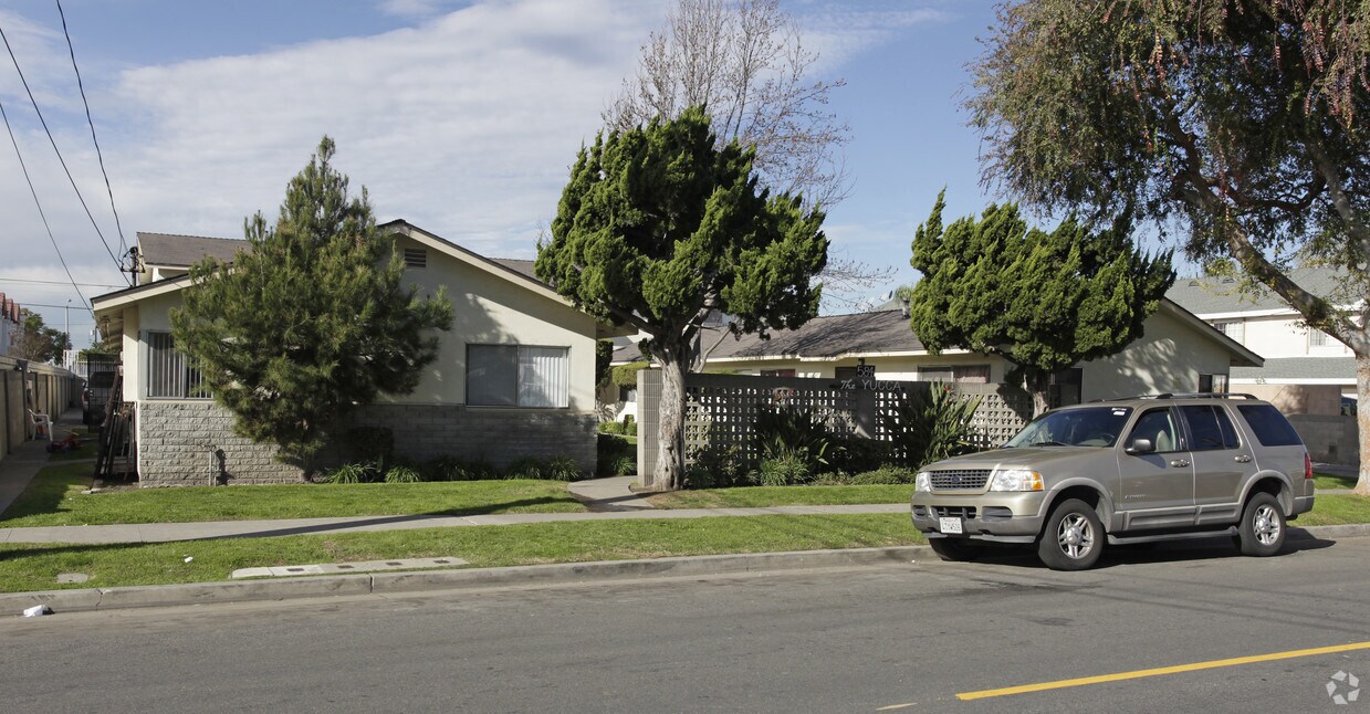 Building Photo - The Yucca