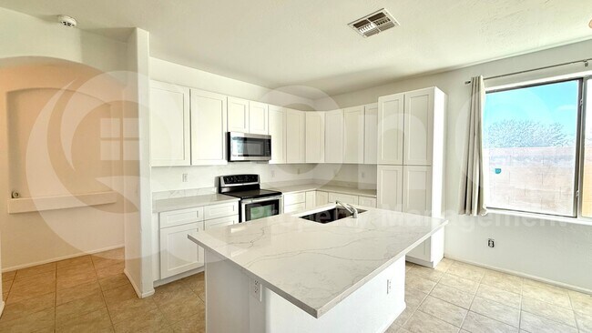 Foto del edificio - 20428 Jones Dr