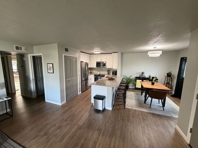 Foto del edificio - **MOVE IN SPECIAL $500 off first months rent** Beautiful 2 bedroom, 2 bath Condo located in Winte...