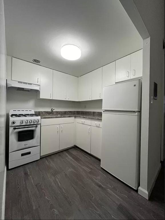 Foto del edificio - Large Convertible 2 Bed in Elevator/Doorma...