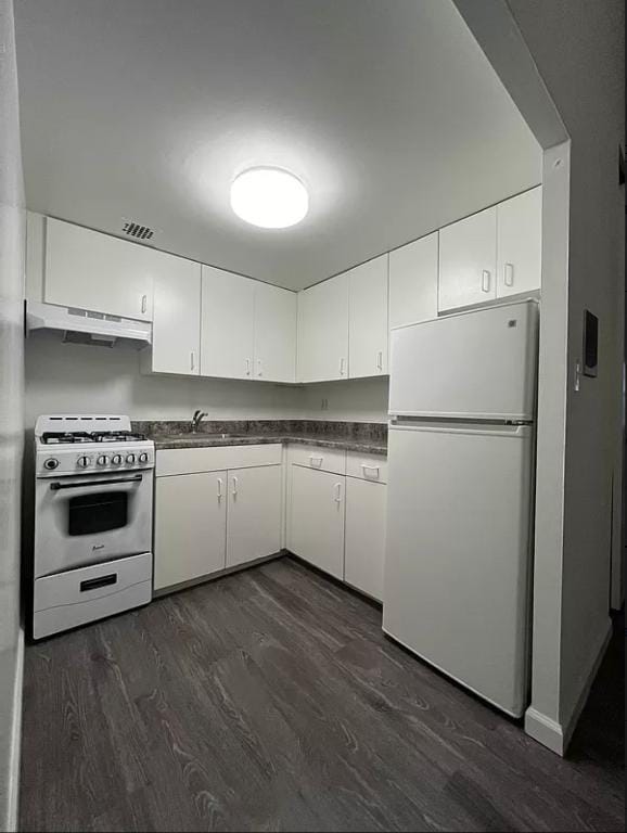 Building Photo - Large Convertible 2 Bed in Elevator/Doorma...