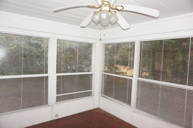 Building Photo - 6513 Cantrell Rd
