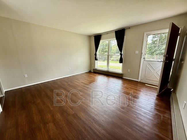 Building Photo - 124 Edgewood Cir