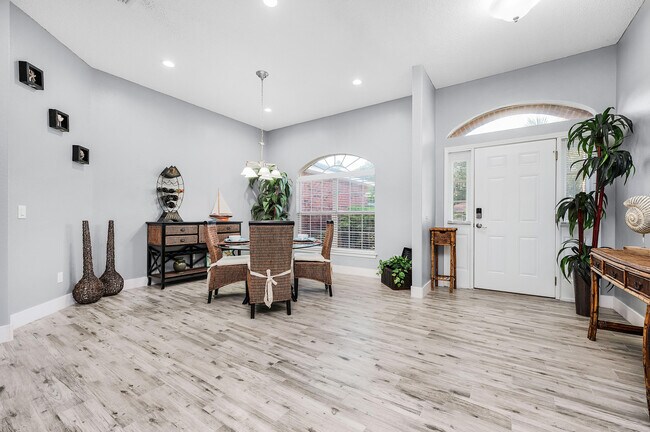 Building Photo - 7113 Manatee St