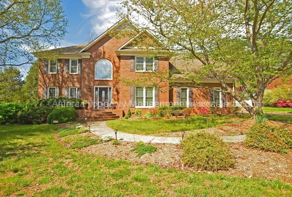 Primary Photo - 1072 Briarcliff Rd