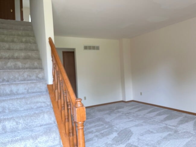 Building Photo - 2489 Falcons Way