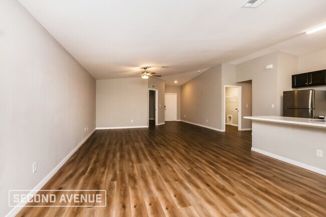 Foto del edificio - 5766 Baker Rd