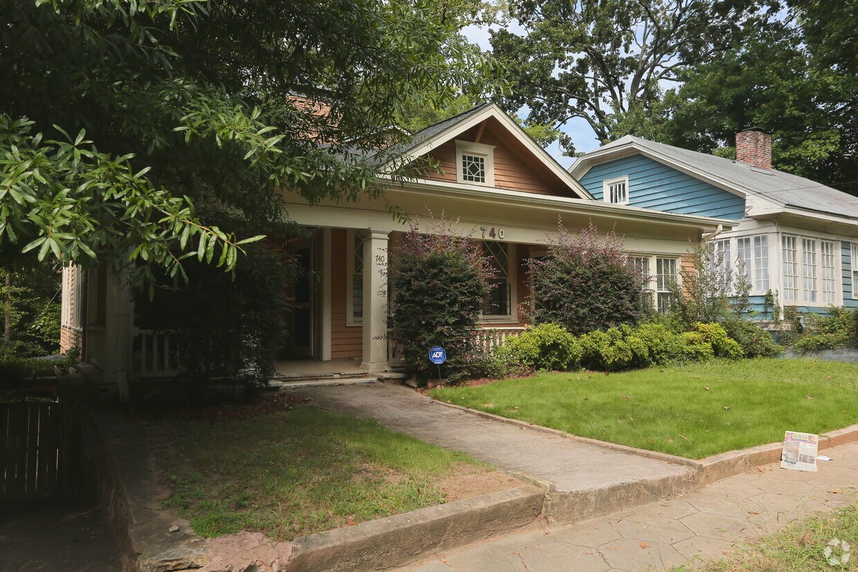 Primary Photo - 740 Bonaventure Ave NE