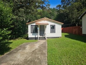 Building Photo - 3716 Piedmont Dr
