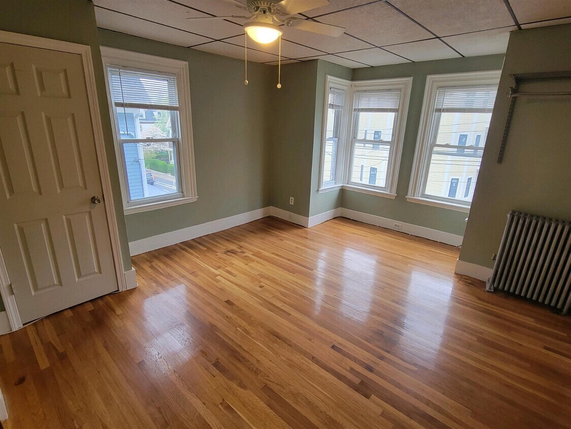 Foto principal - 89 Cedar St