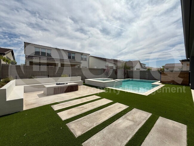 Foto del edificio - 10207 E Tillman Ave